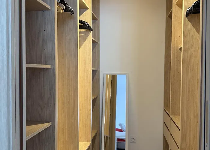 Kaki Villa *