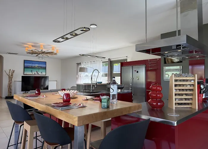 וילה Kaki Pinarellu